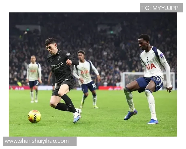 国王杯激战热刺与曼城战成平局双方精彩瞬间引爆全场气氛