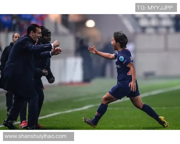 国王杯精彩对决切尔西凭乌龙球小胜尤文图斯全场热烈欢呼