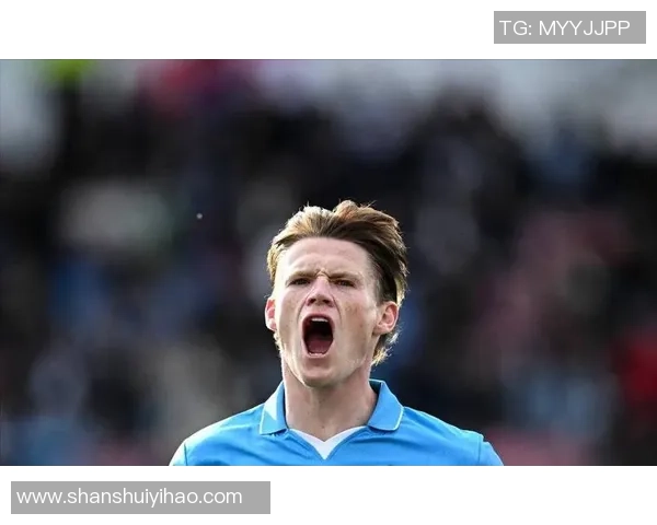 中超精彩对决那不勒斯与曼联激战成平绝杀瞬间引发全场狂欢