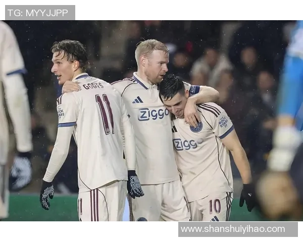 欧冠激战：多特蒙德逆转本菲卡精彩瞬间回顾及十大进球盘点